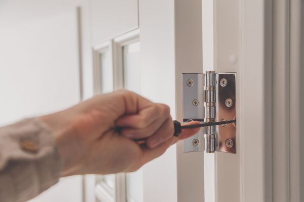 Cost of Hinge Repair in Santa Rosa