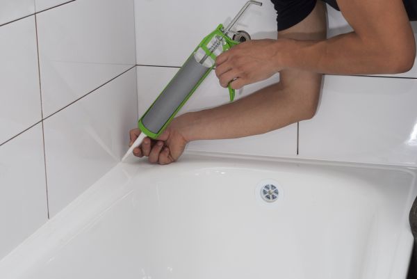 Cost of Tub Recaulking in Santa Rosa