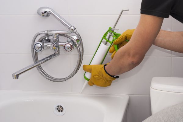 Cost of Bathtub Caulking in Santa Rosa